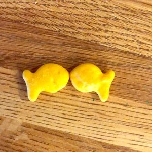 Goldfish duo! They are in love!